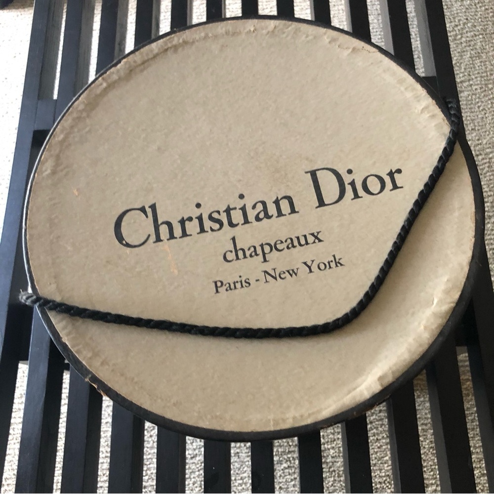 Vintage 60s Christian Dior Chapeaux with Original Box - Bold ‘New Look’ Chapeaux - Picture 2 of 11